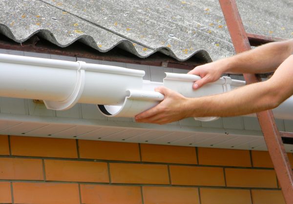 Gutter Hanging in Ithaca